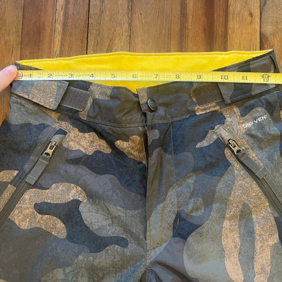 The North Face camo snow pants EZ grow system - Picture 7 of 11